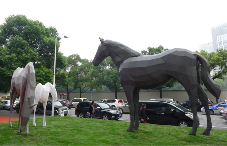 Bahk Seon Ghi, “Horse”, stainless steel, 2013 photo blouinartinfo.com
