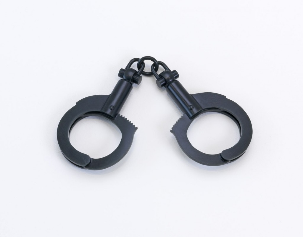 Jade Handcuffs (9 serrates) photolissongallery.com